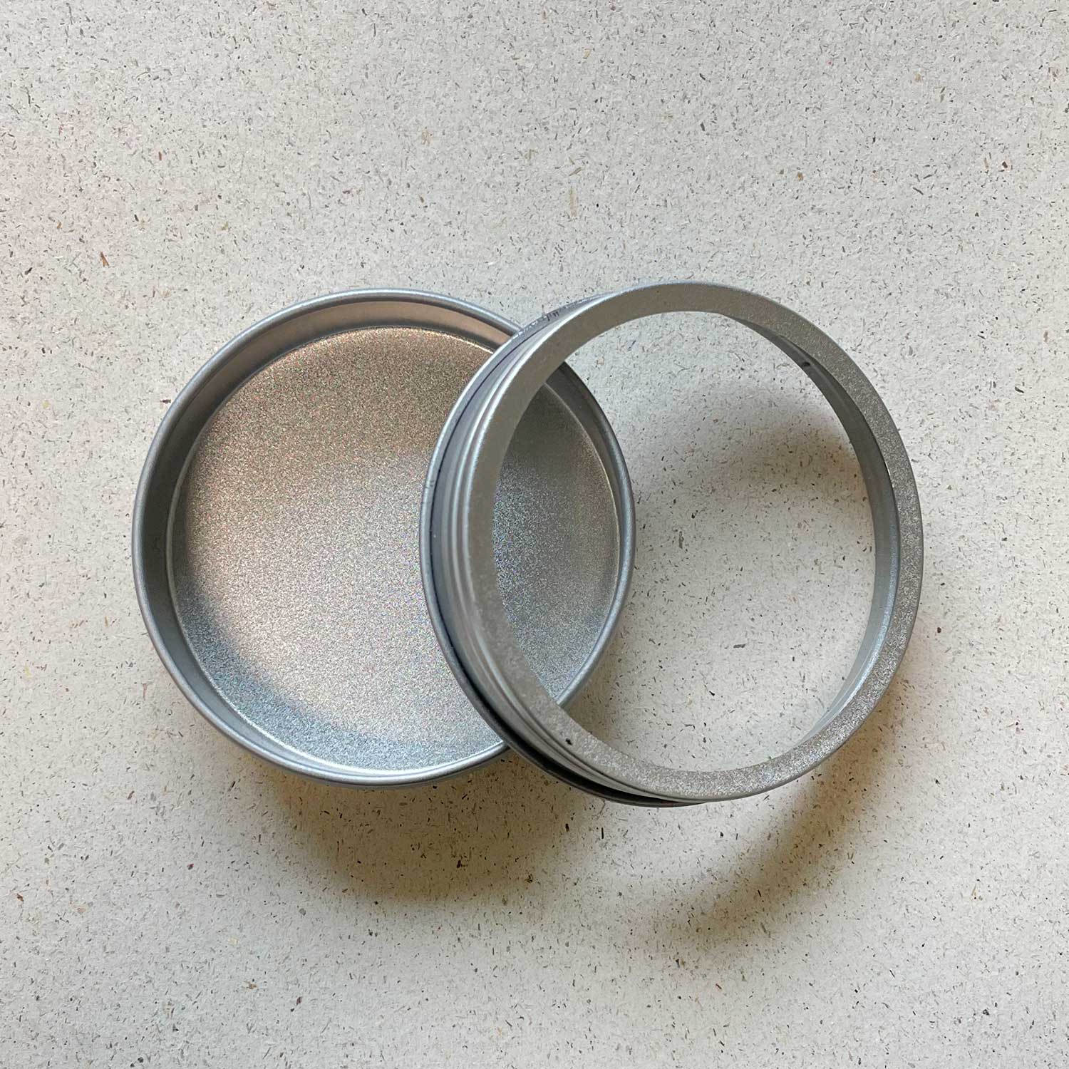 AUFBEWAHRUNGSDOSE AUS METALL