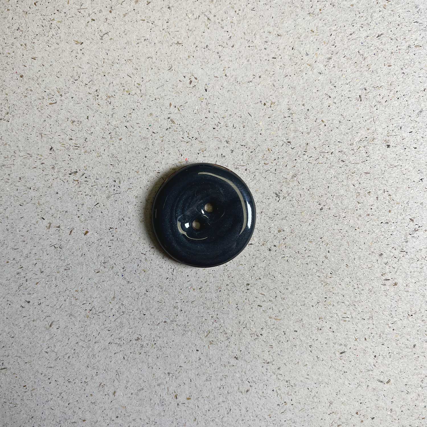 ENAMELLED COCONUT BUTTON