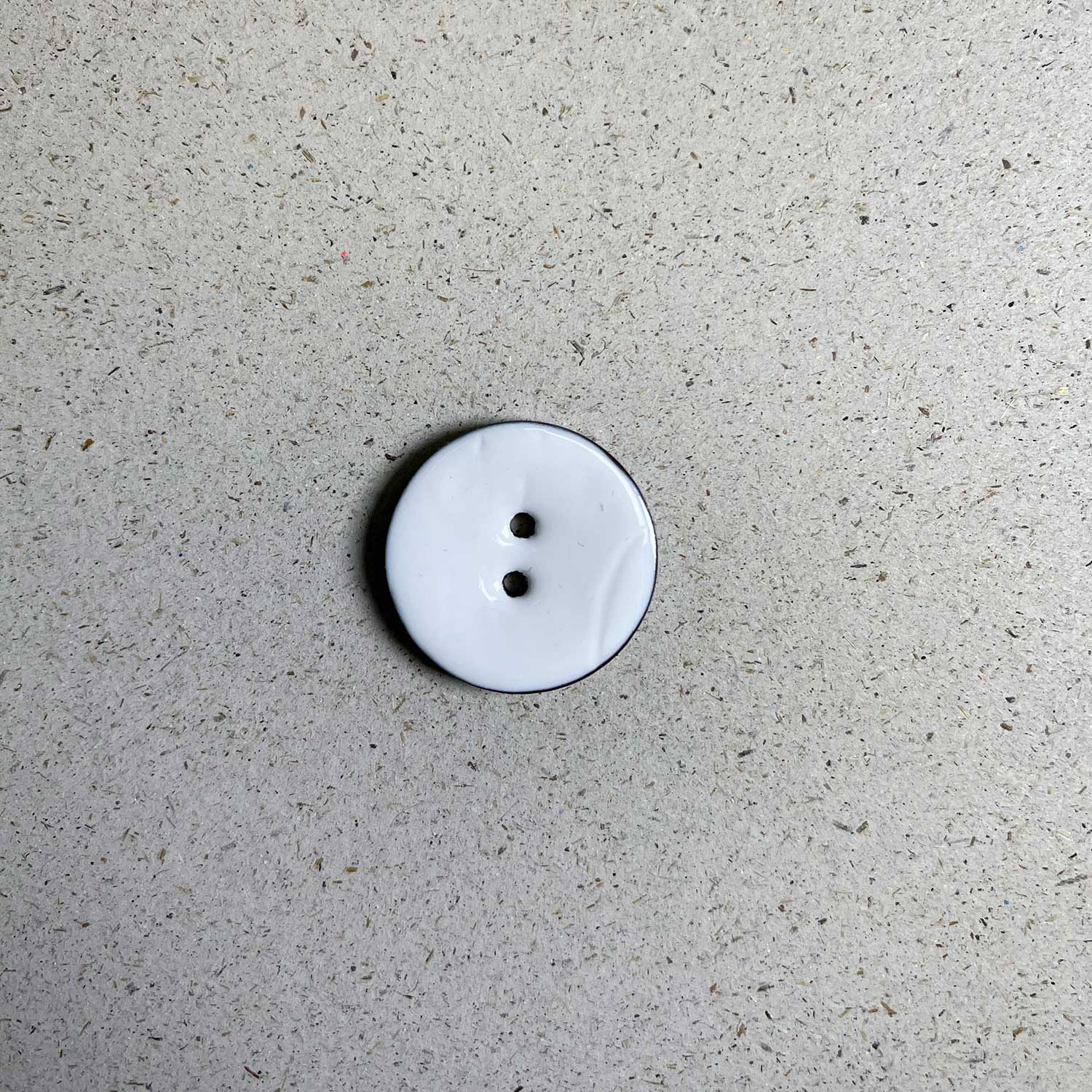 ENAMELLED COCONUT BUTTON
