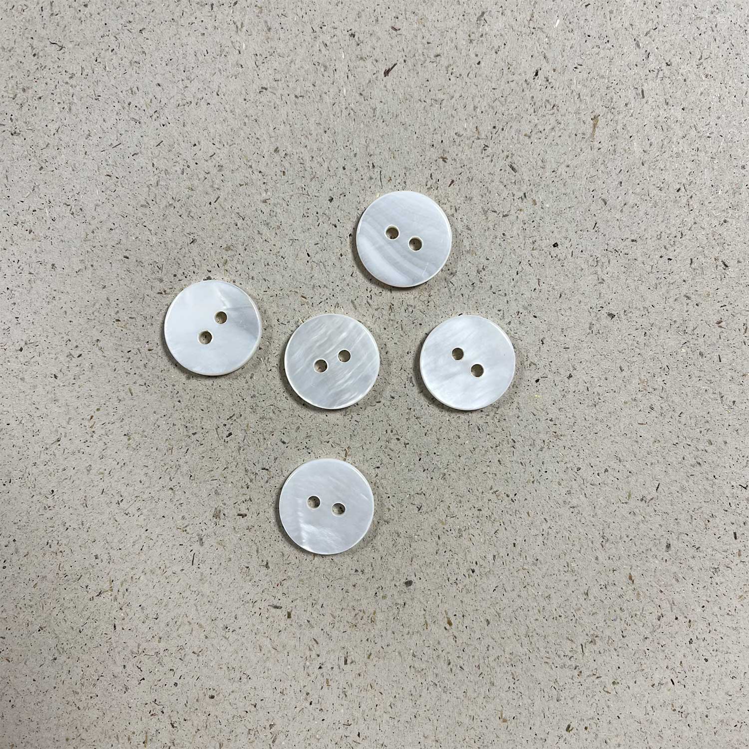 MOTHER-OF-PEARL BUTTONS WHITE Set 5x