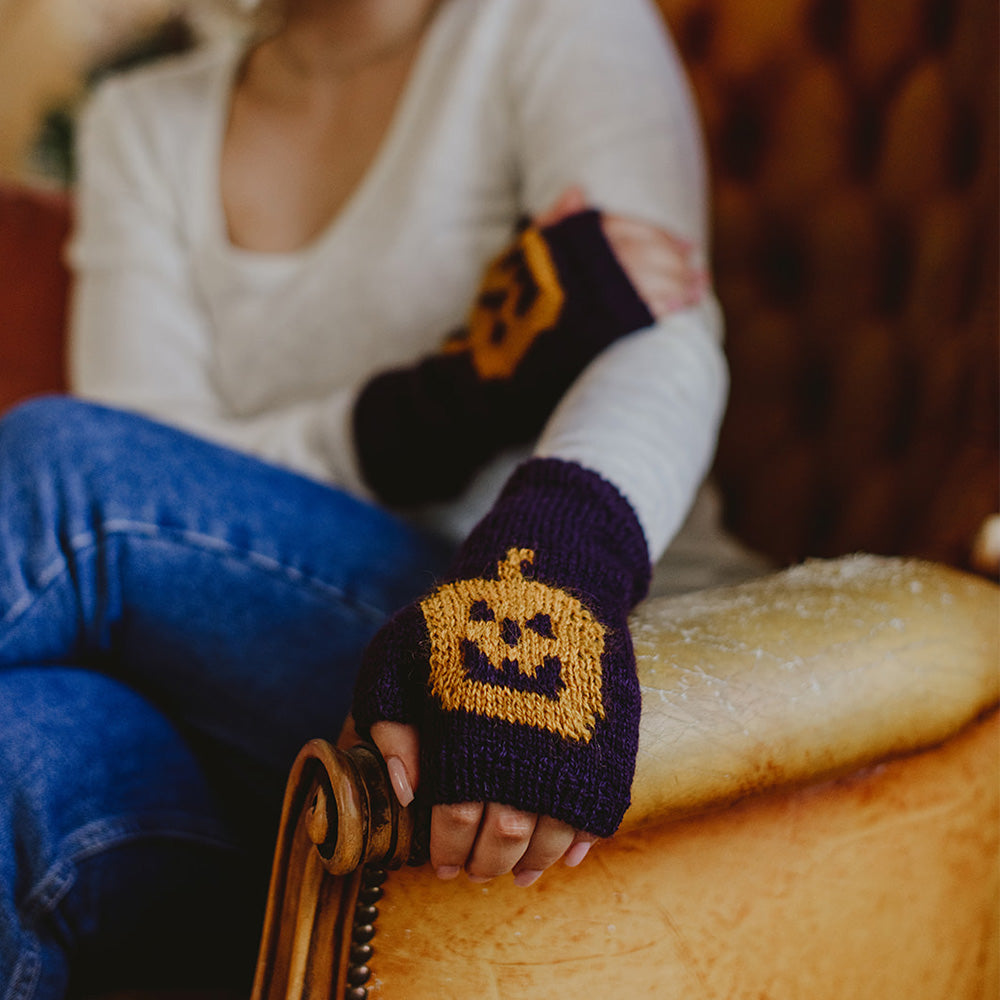PATTERN | PUMKY HALLOWEEN MITTS