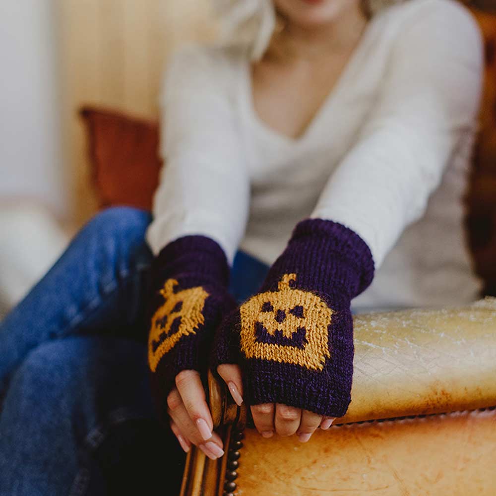 PATTERN | PUMKY HALLOWEEN MITTS