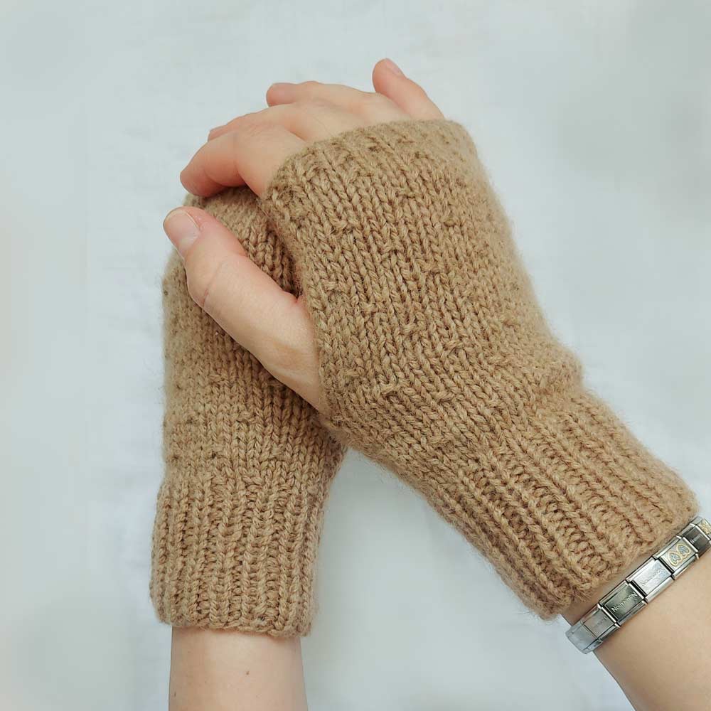 PATTERN | CAMELOVE WRIST WARMERS