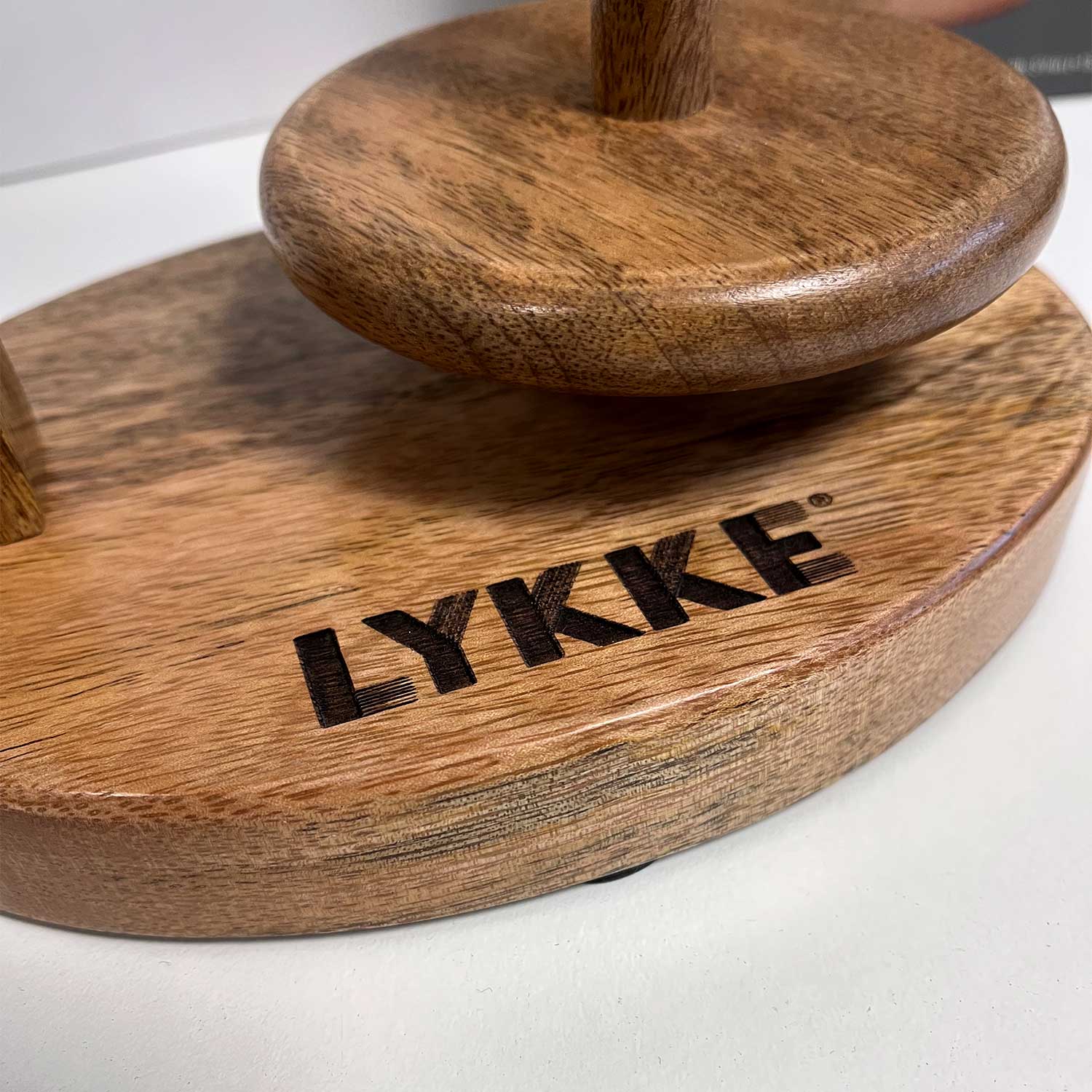 YARN DISPENSER MADE OF MANGO WOOD BY LYKKE