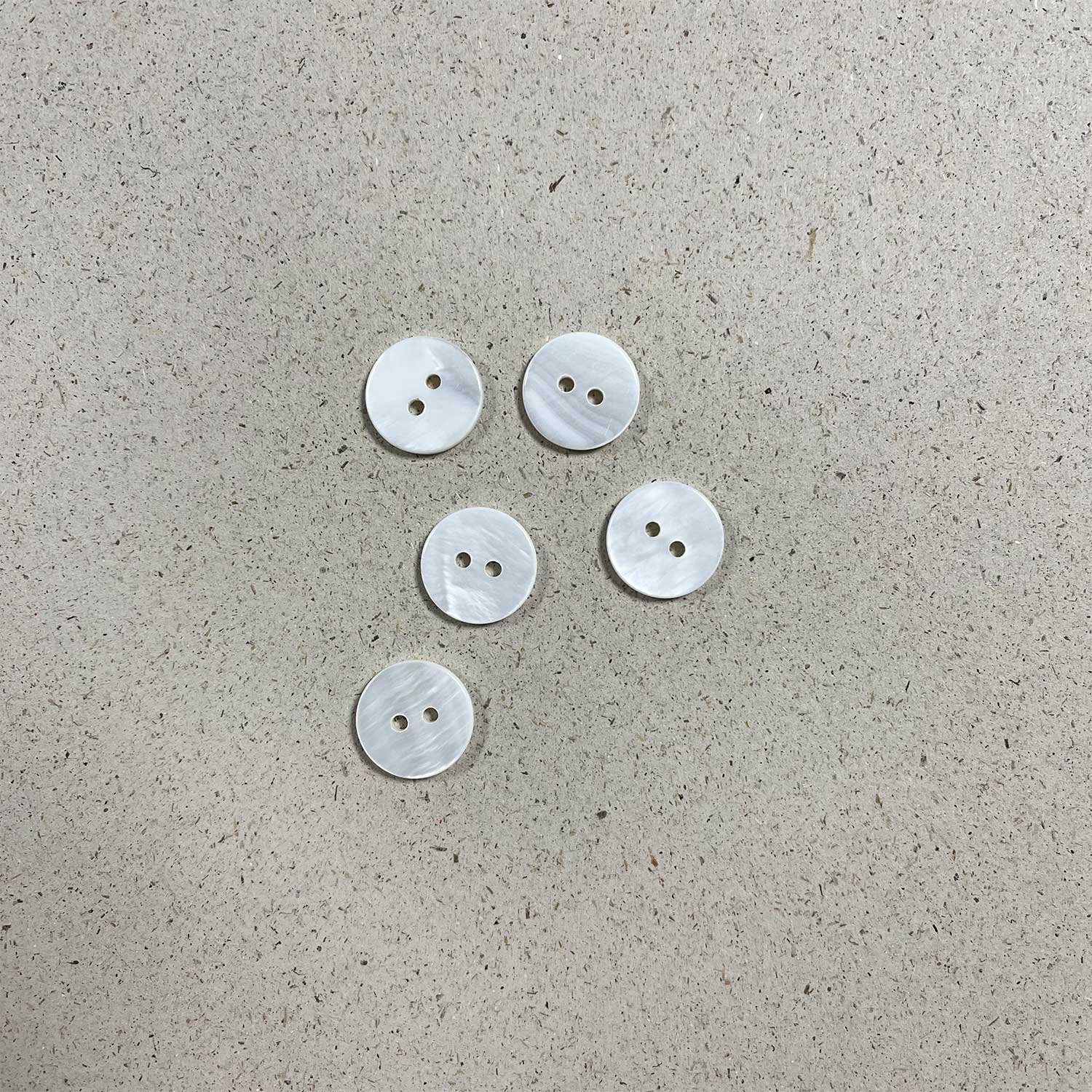 MOTHER-OF-PEARL BUTTONS WHITE Set 5x