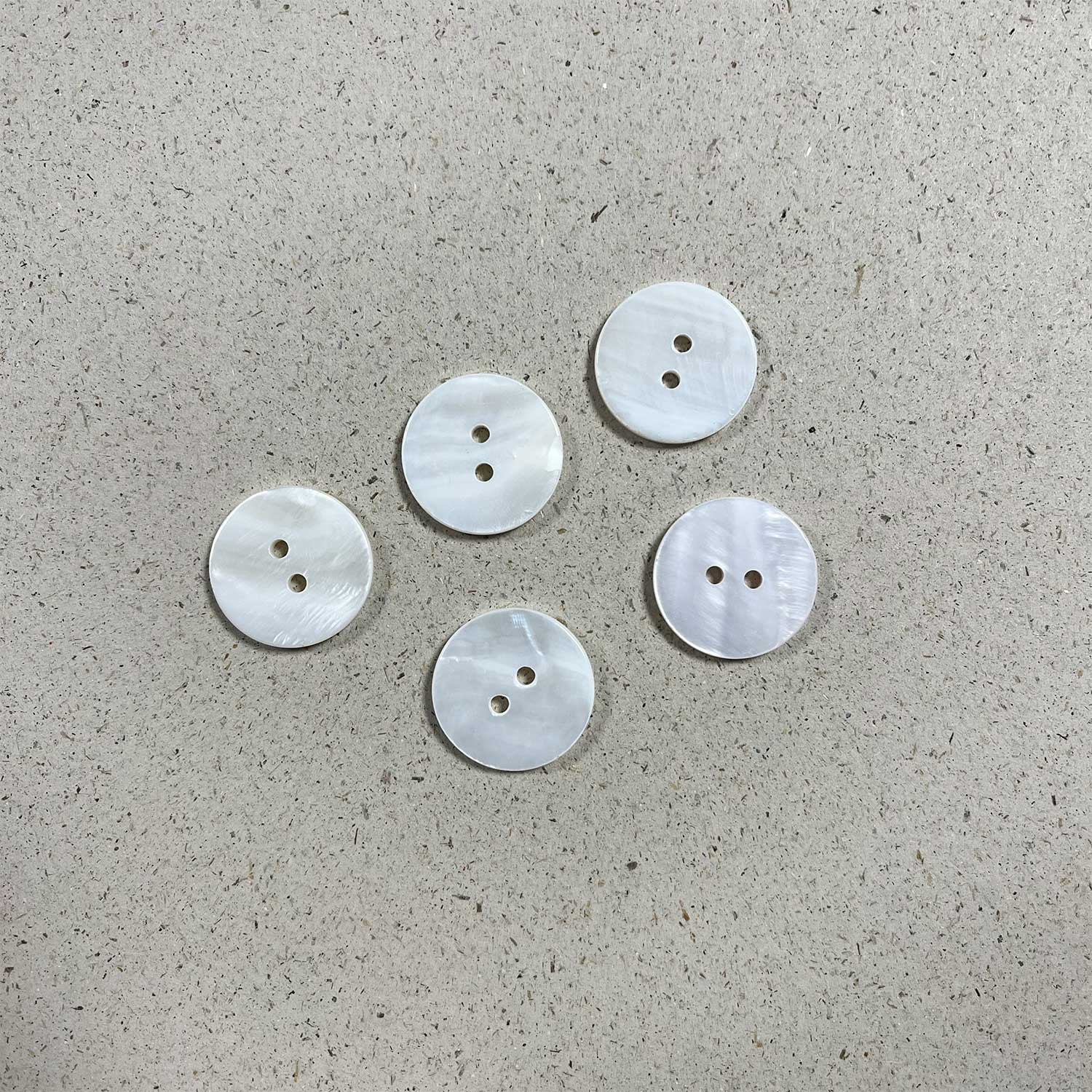 MOTHER-OF-PEARL BUTTONS WHITE Set 5x