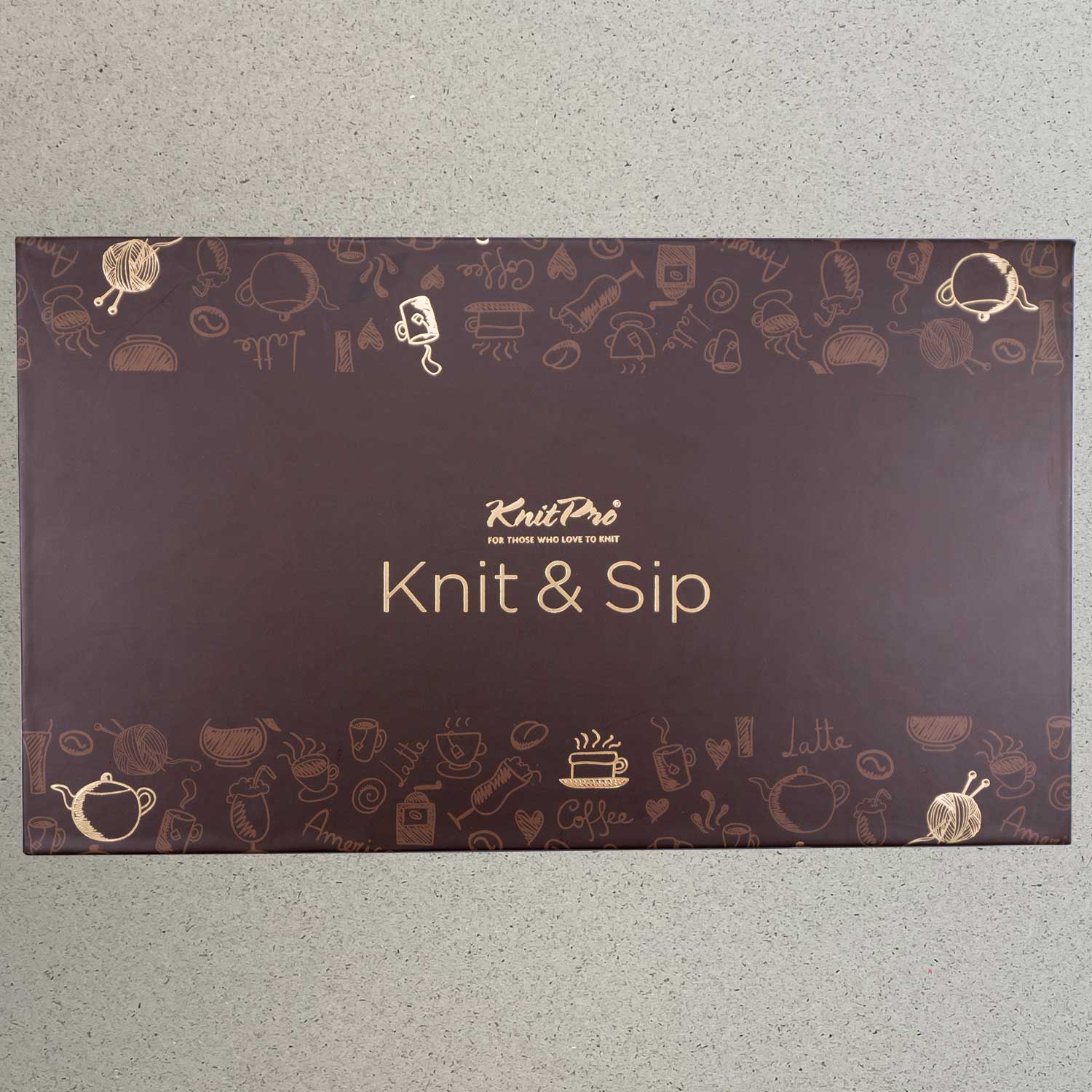 Set de regalo Knit & Sip con agujas de madera de abedul