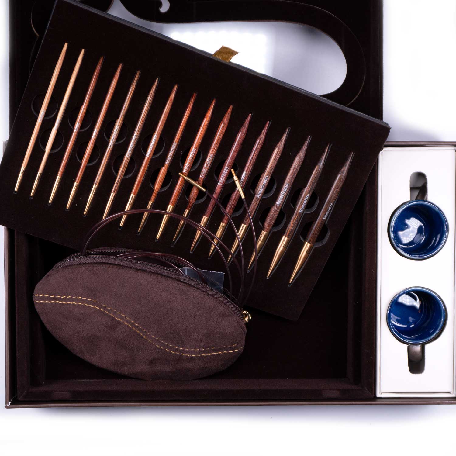 Set de regalo Knit & Sip con agujas de madera de abedul