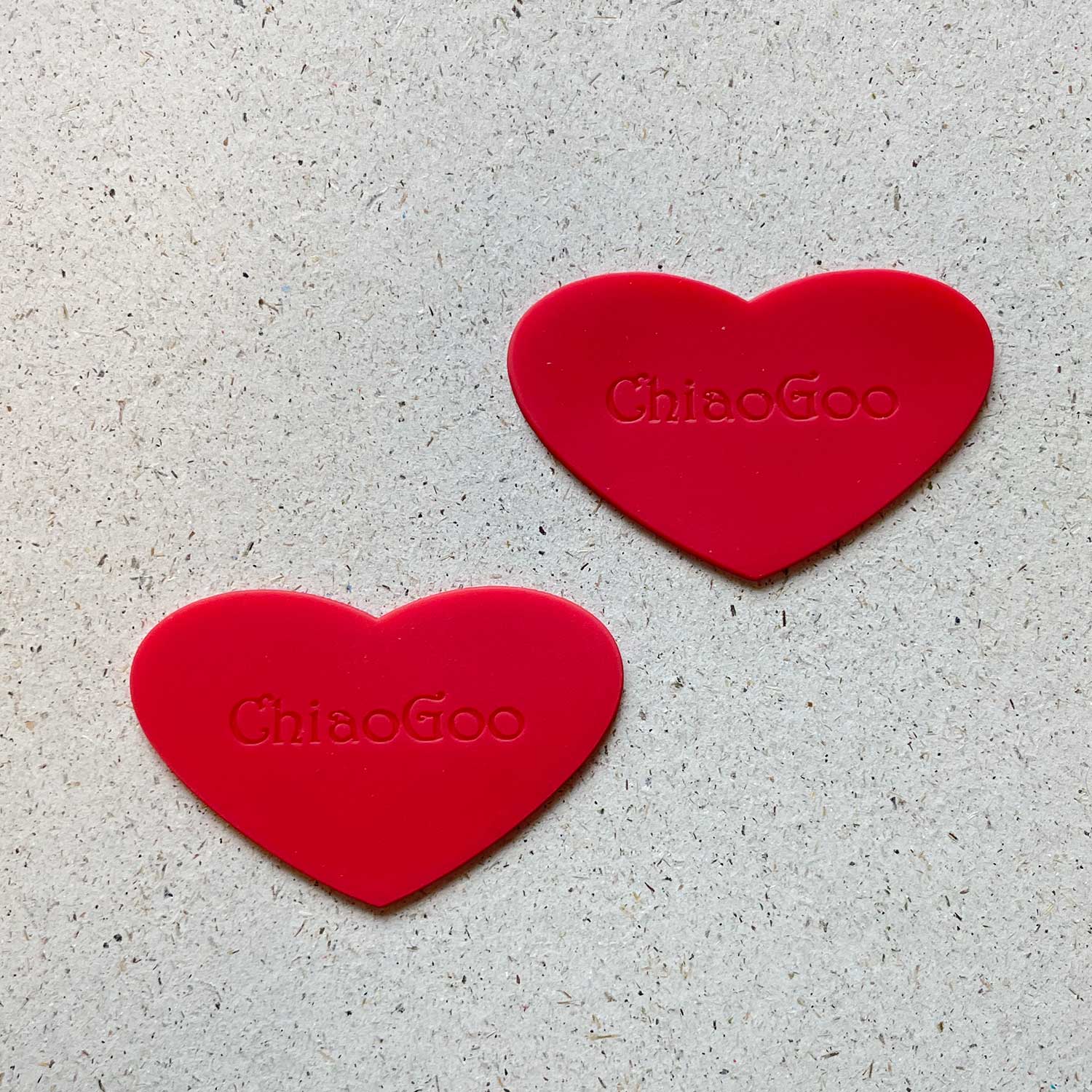 ChiaoGoo Rubber Grippers son corazones de goma roja que se utilizan para apretar las puntas de las agujas