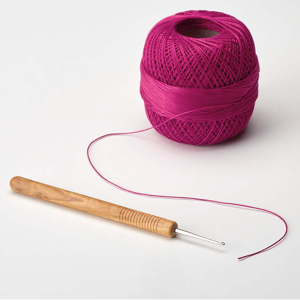 Crochet à fil addiNature en bois d’olivier – à l’unité